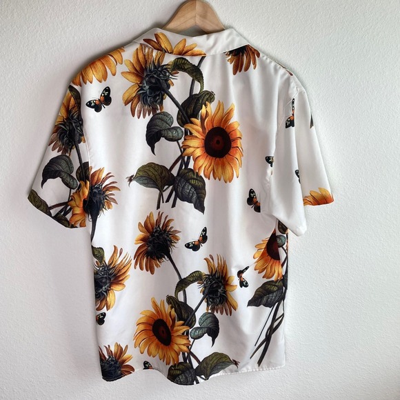 PacSun Womens Small Button Down‎ Shirt Sunflower Print Butterfly Fall Nature - Picture 2 of 6